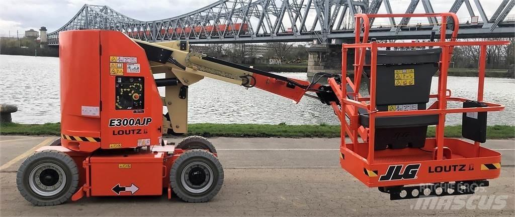 JLG E300AJP Citi pacēlāji un platformas