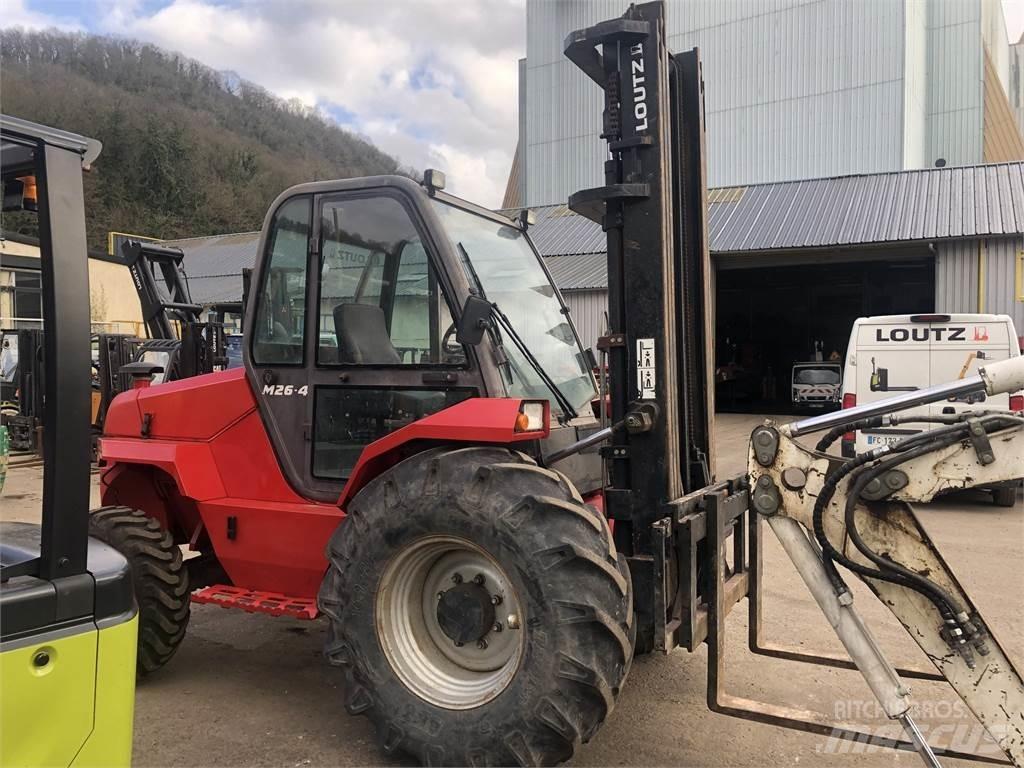Manitou M26-4 Apvidus autokrāvējs