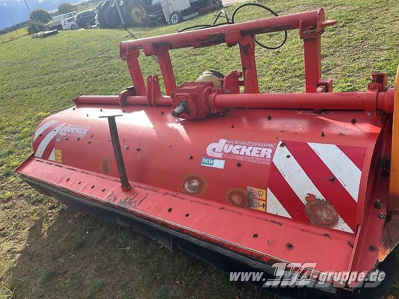 Dücker UM 30 Būvniecība- Citi