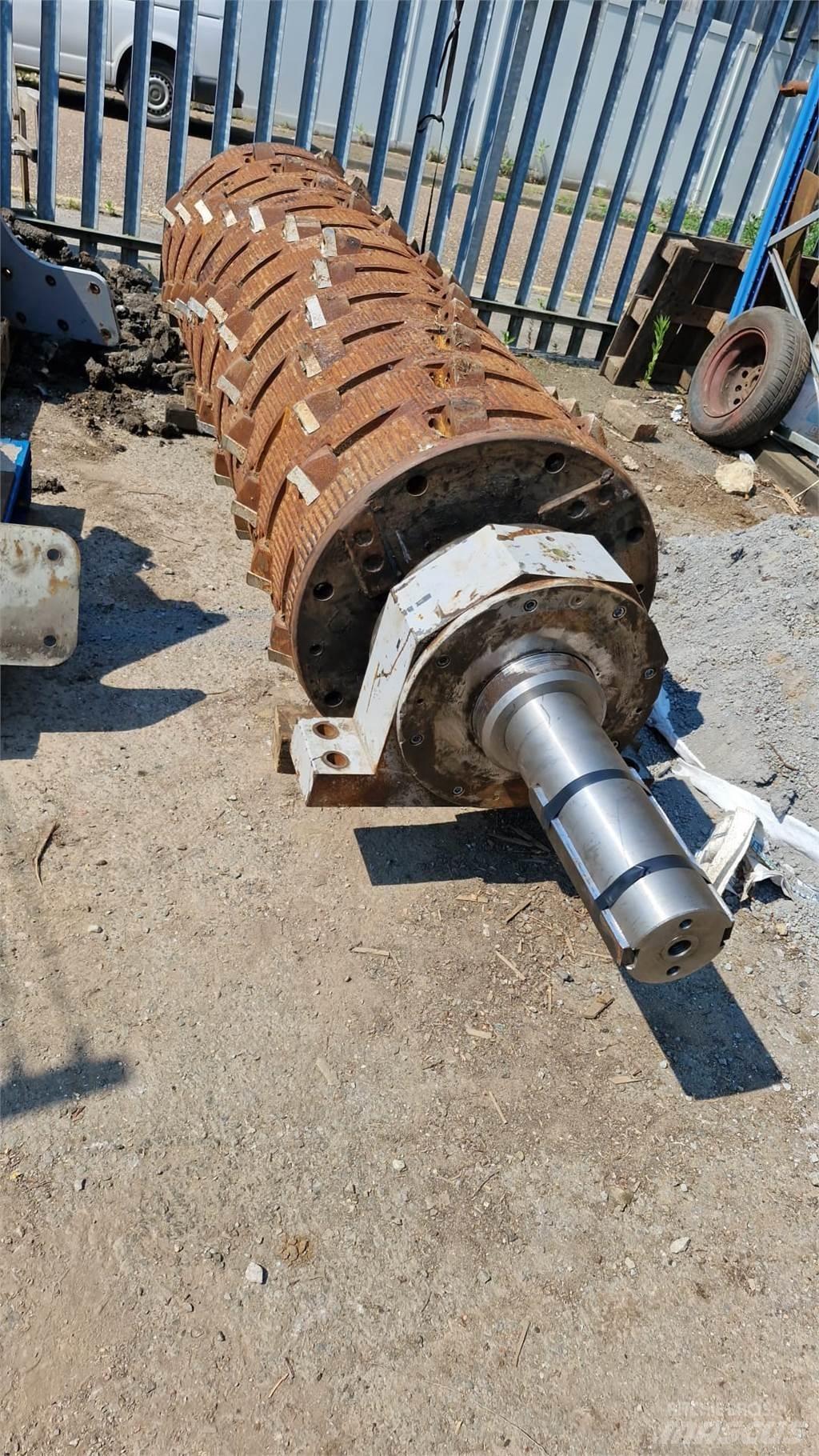 DGM 40 Atkritumu smalcinātāji