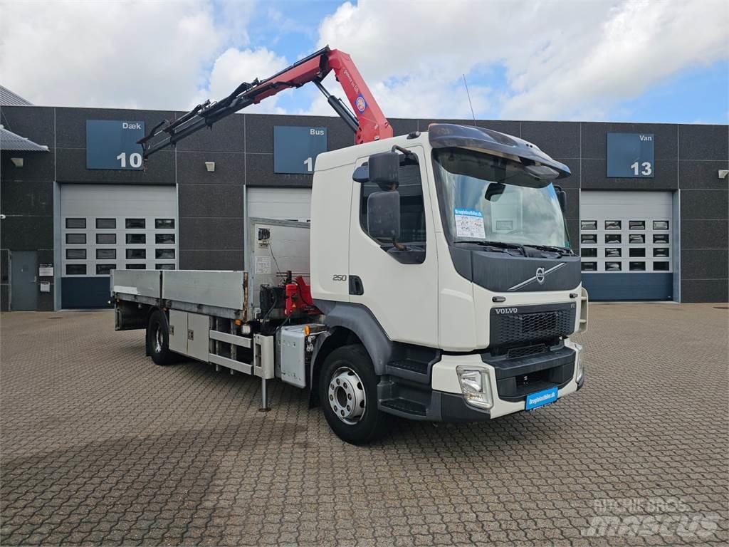 Volvo FL250 Smagās mašīnas ar celtni