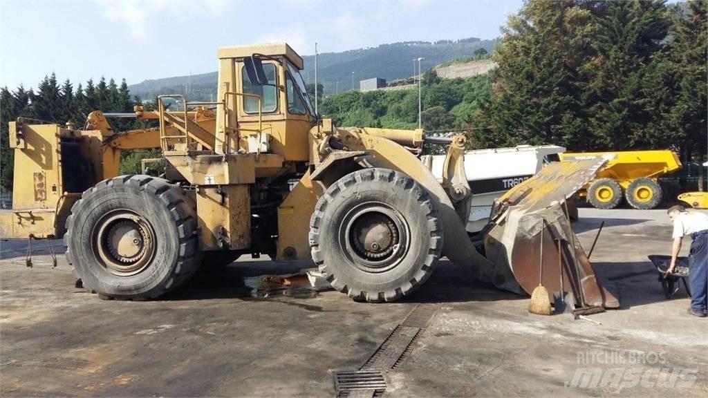 CAT 988B Iekrāvēji uz riteņiem