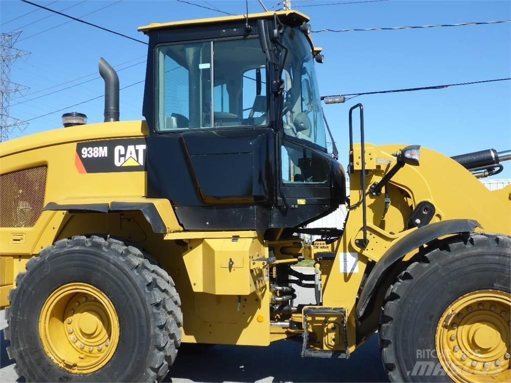 CAT 938M Iekrāvēji uz riteņiem