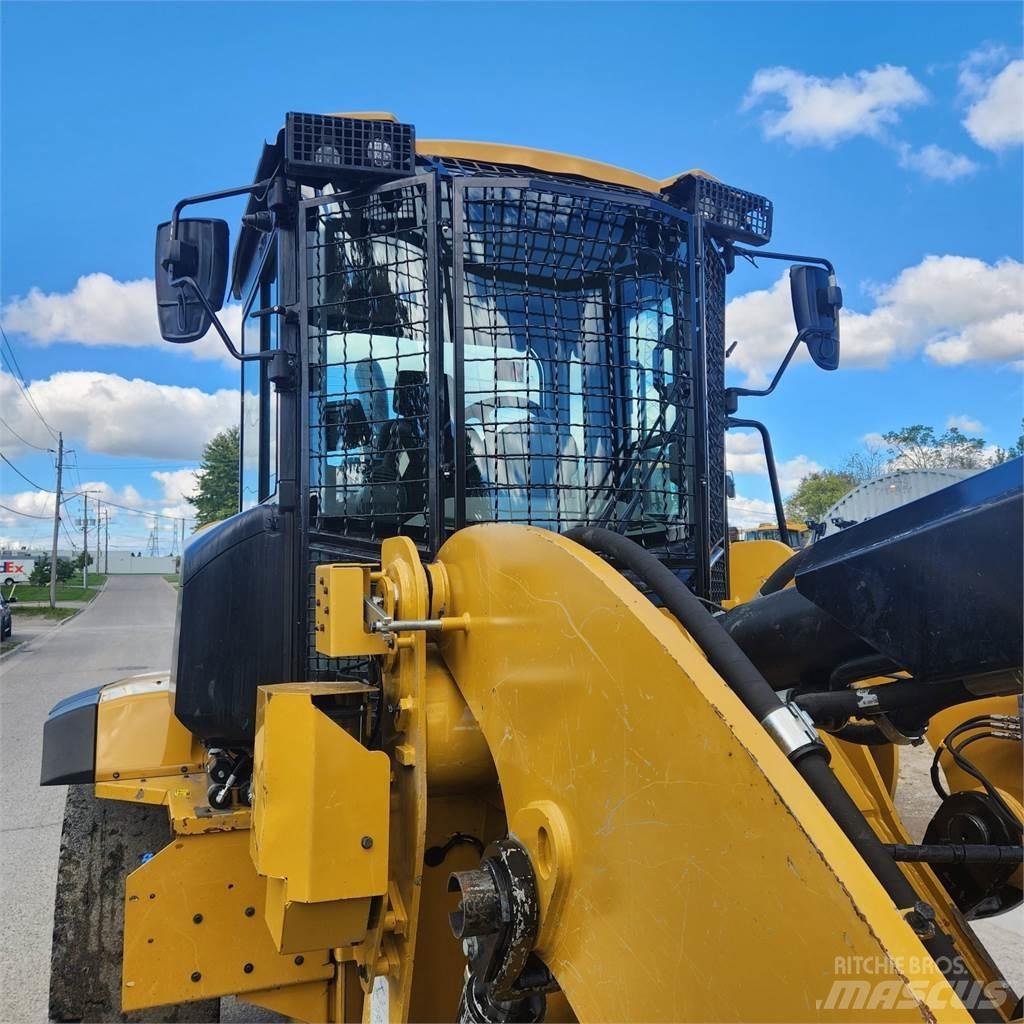 CAT 938M Iekrāvēji uz riteņiem