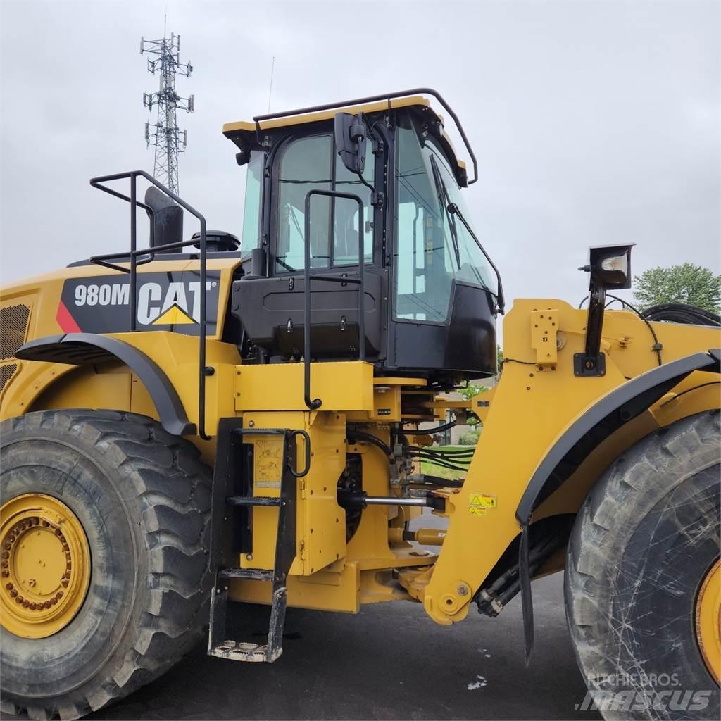 CAT 980M Iekrāvēji uz riteņiem