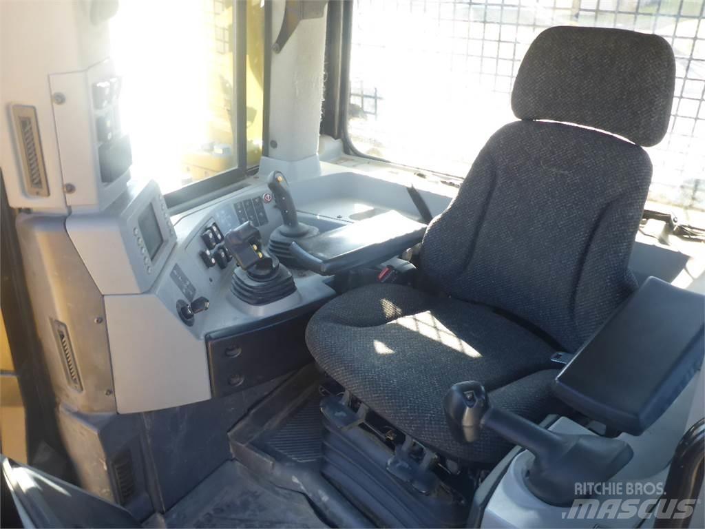 CAT D8T Kāpurķēžu buldozeri