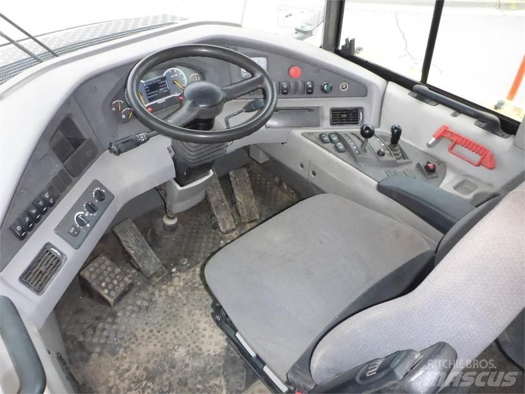 Volvo A25G Artikulētie pašizgāzēji