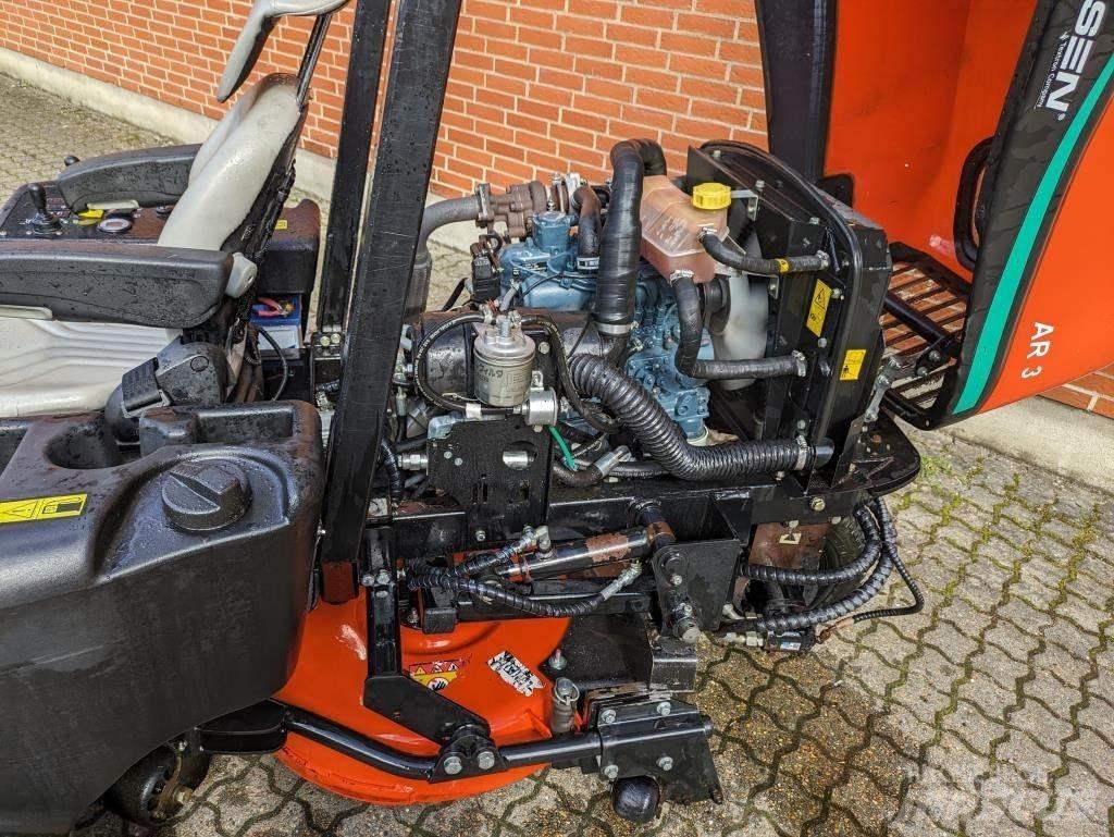 Jacobsen AR-3 Mauriņa traktors