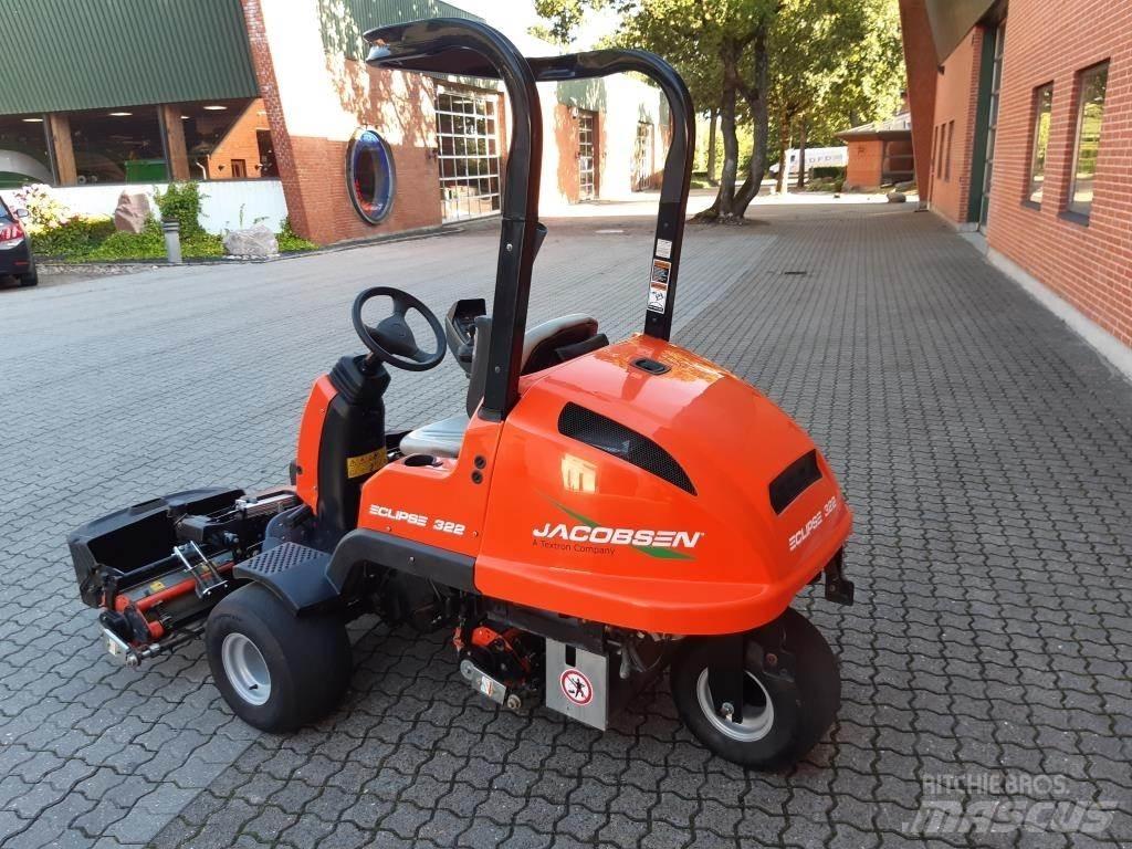 Jacobsen ECLIPS 322 Mauriņa traktors