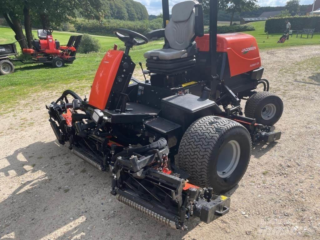 Jacobsen FAIRWAY 250 Mauriņa traktors
