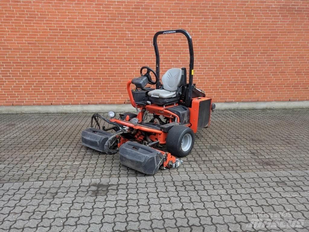 Jacobsen GP 400 Mauriņa traktors