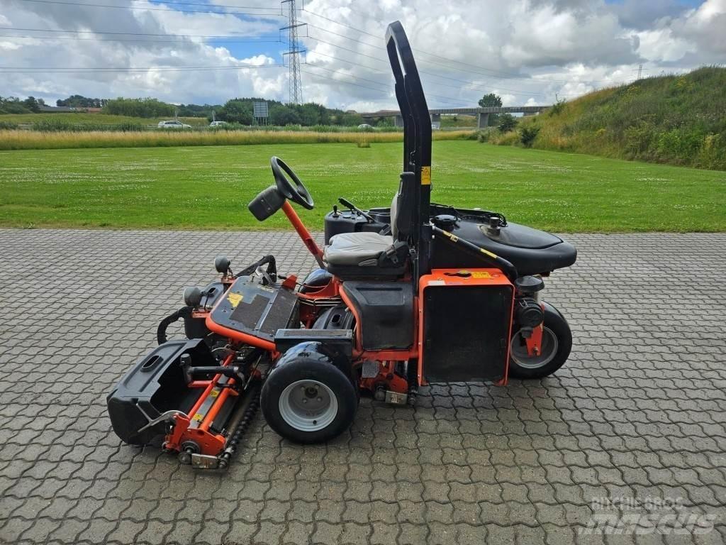 Jacobsen GP400 Mauriņa traktors