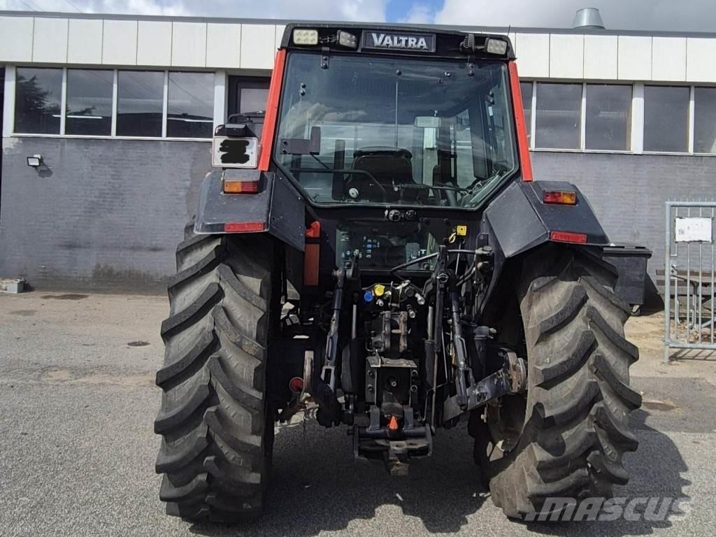 Valtra 6750 Traktori