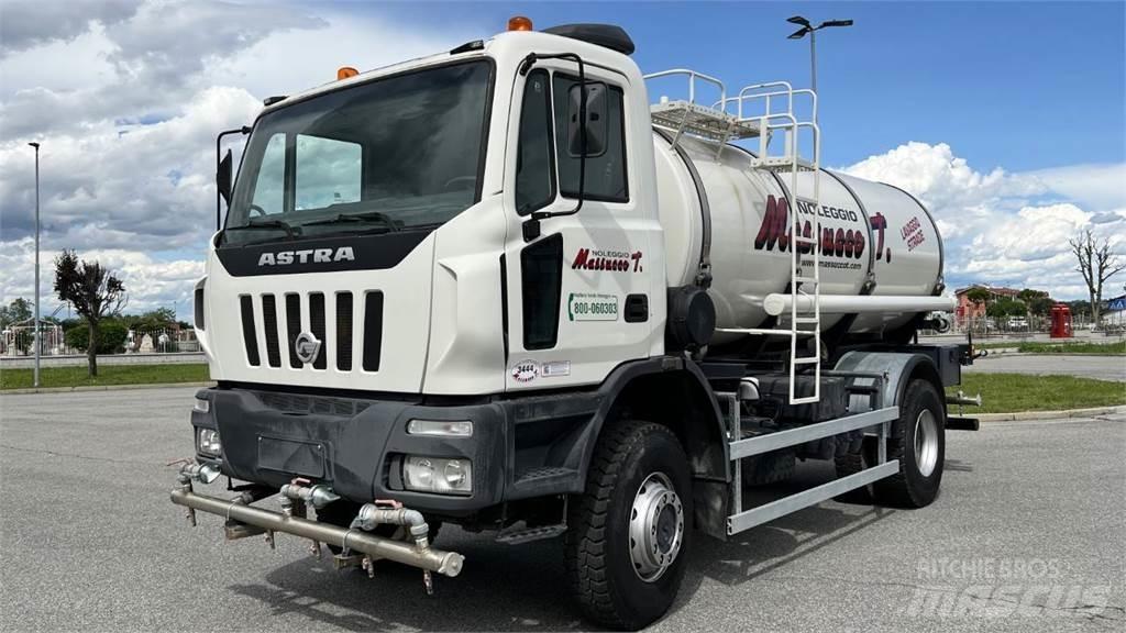 Astra HD8E 44.38 4x4 Autocisterna