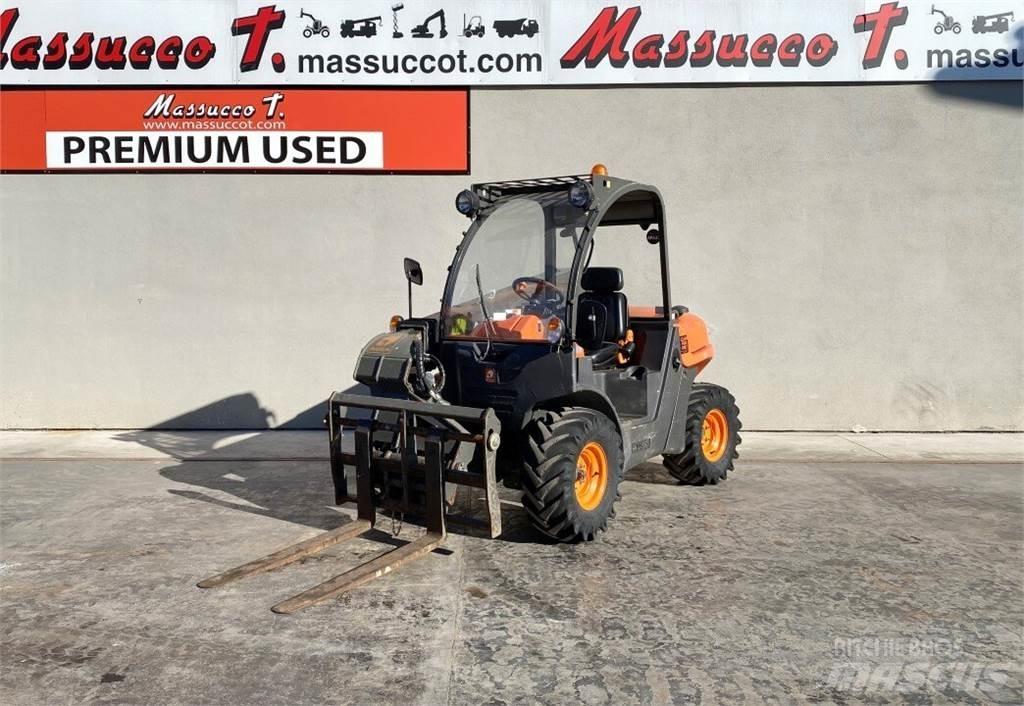 Ausa T144 Teleskopiskie manipulatori