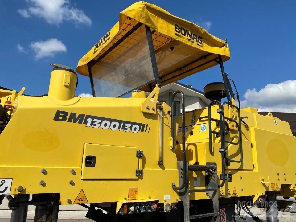 Bomag BM1300/30 Asfalta dzesēšanas iekārtas