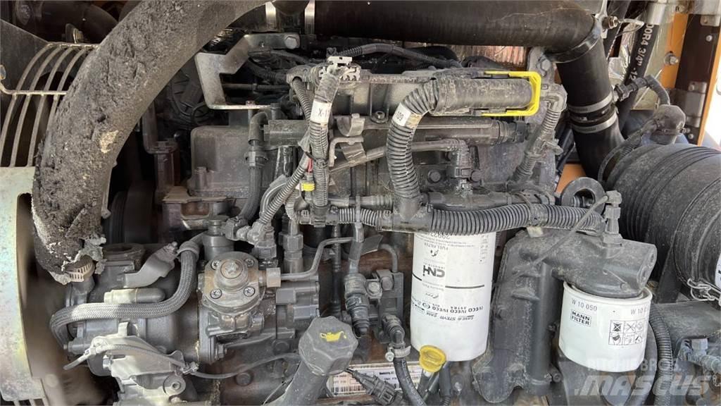 CASE 221F 4x4 Iekrāvēji uz riteņiem