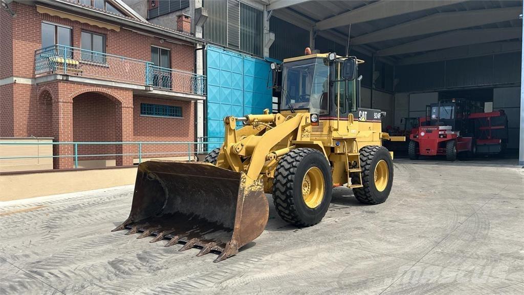 CAT 924F Iekrāvēji uz riteņiem