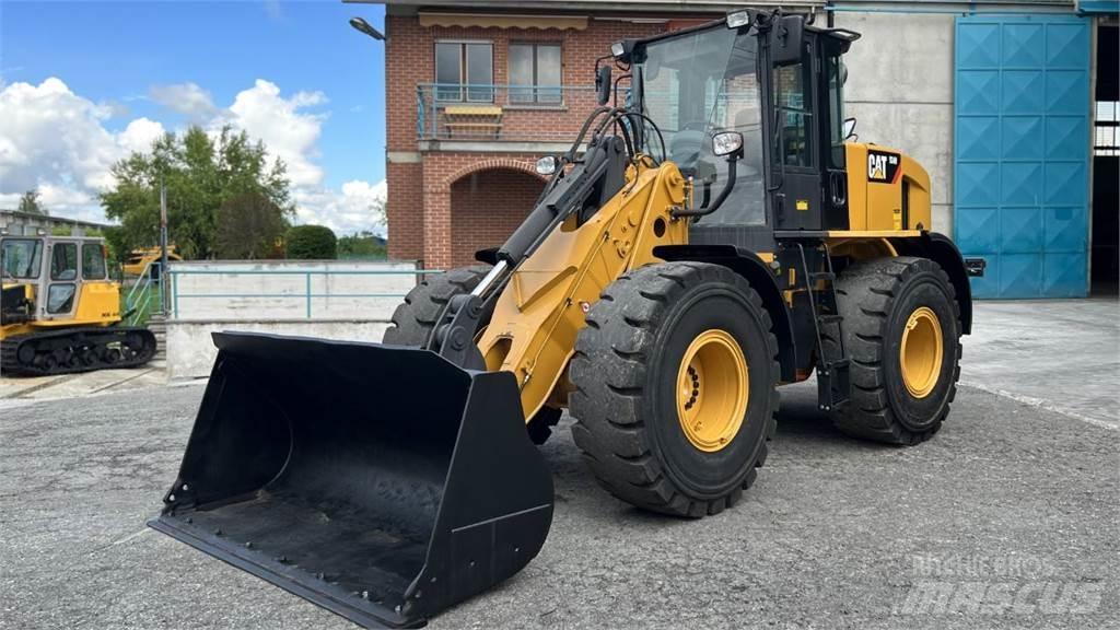 CAT 924H Iekrāvēji uz riteņiem