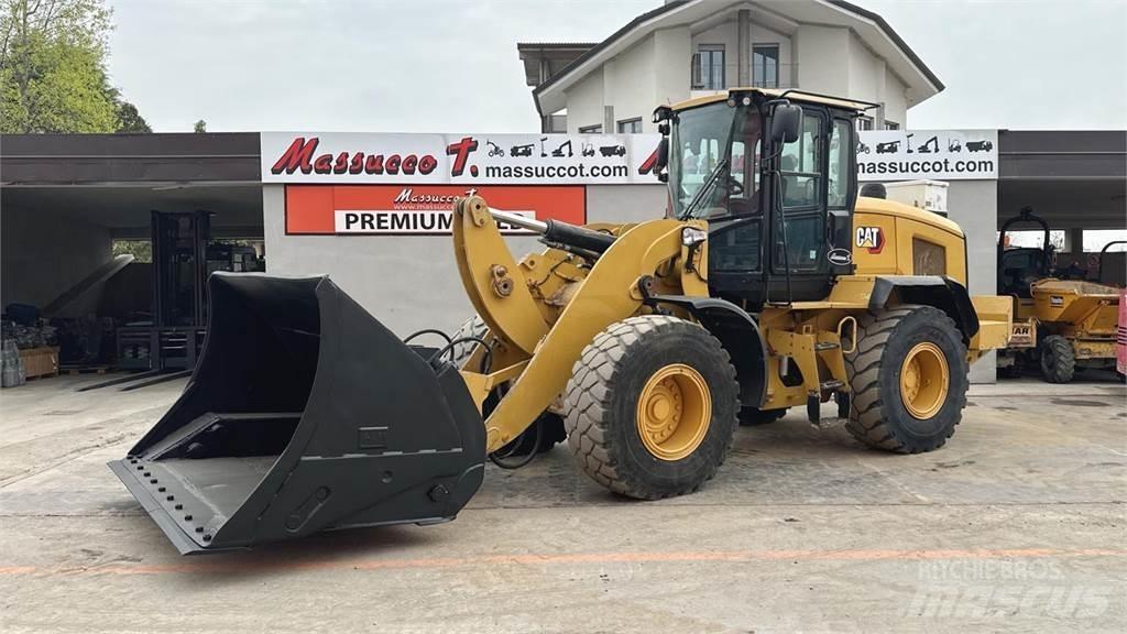 CAT 938K Iekrāvēji uz riteņiem