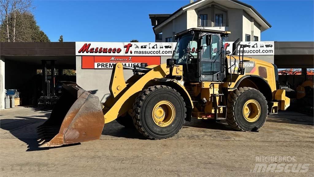 CAT 950M Iekrāvēji uz riteņiem