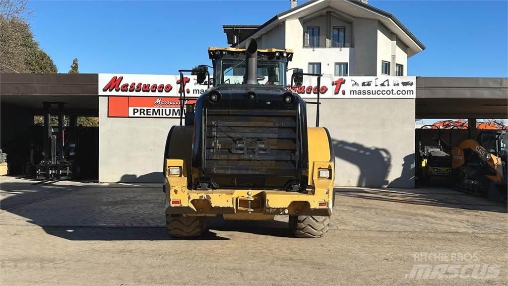 CAT 950M Iekrāvēji uz riteņiem