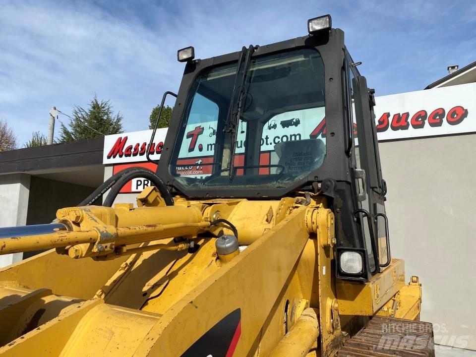 CAT 953C Iekrāvēji uz riteņiem