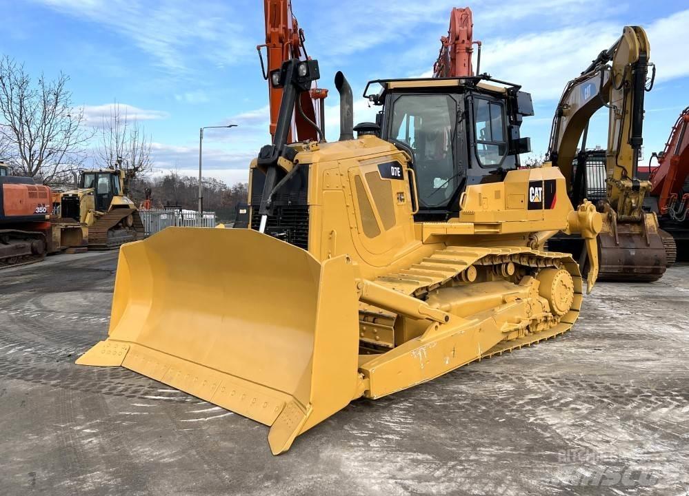 CAT D7E Kāpurķēžu buldozeri