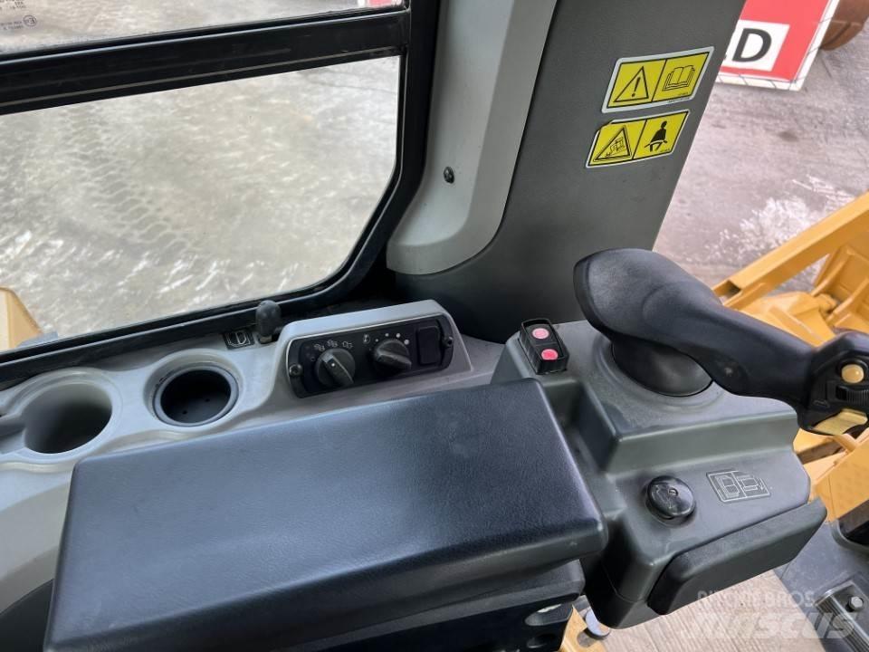 CAT D7E Kāpurķēžu buldozeri