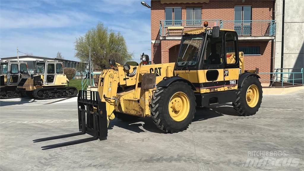CAT TH63 Teleskopiskie manipulatori
