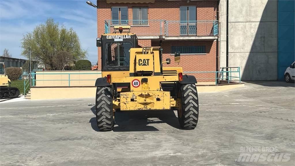 CAT TH63 Teleskopiskie manipulatori