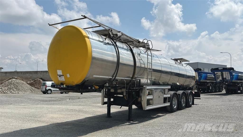  Clayton BITUMEN TANK Citas piekabes
