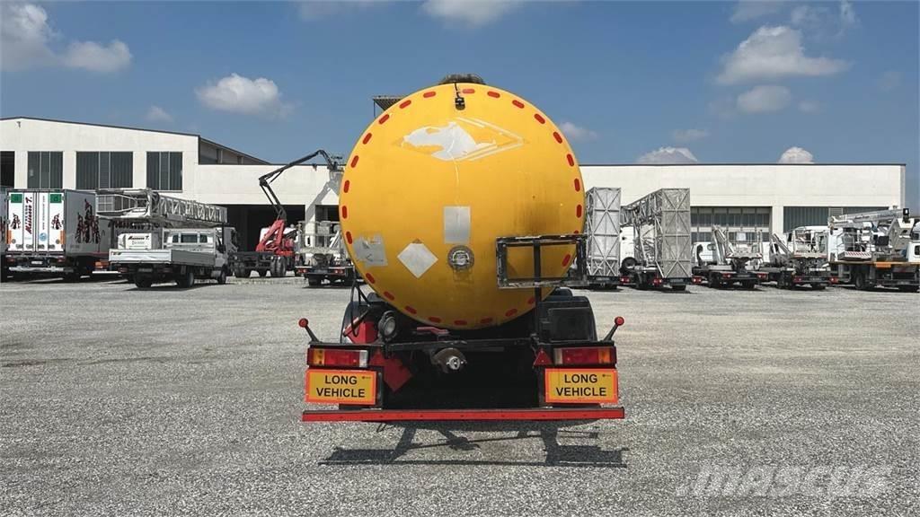  Clayton BITUMEN TANK Citas piekabes