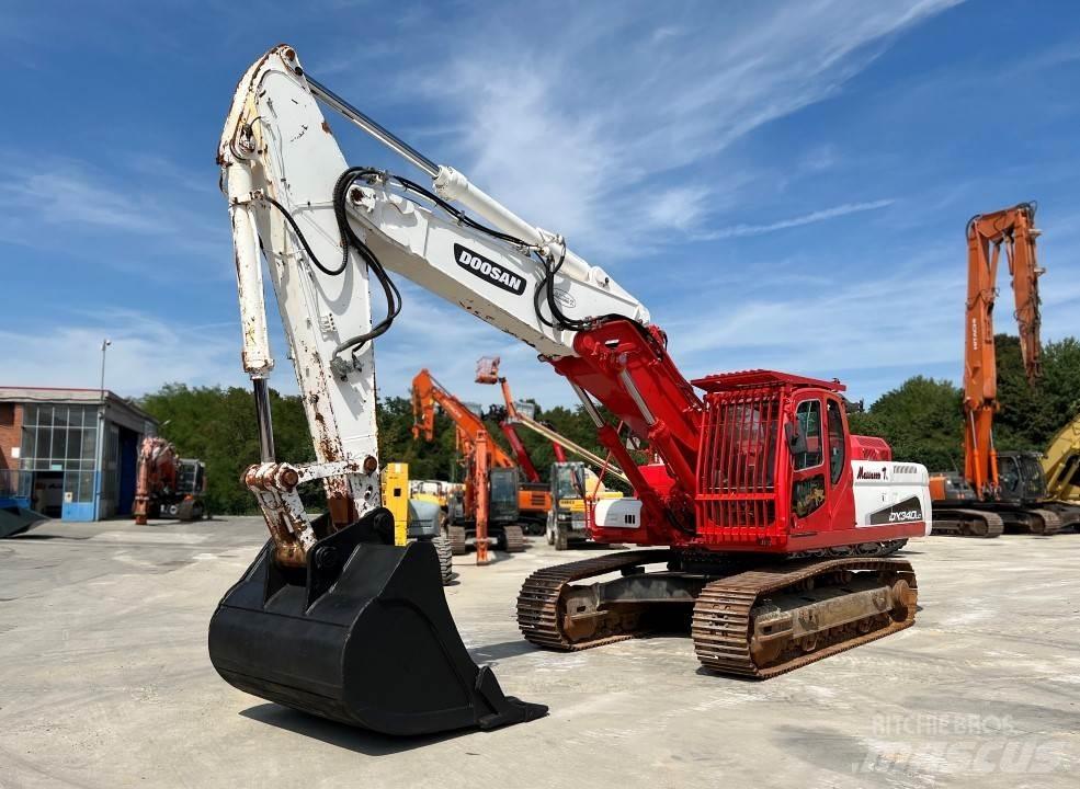 Doosan DX340 LC Kāpurķēžu ekskavatori