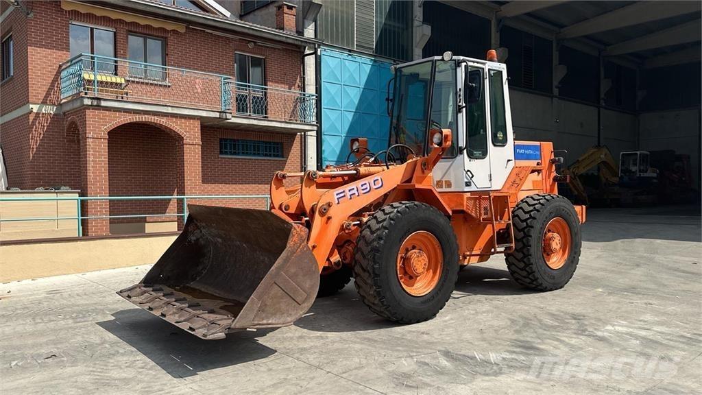 Fiat-Hitachi FR90 4X4 Iekrāvēji uz riteņiem