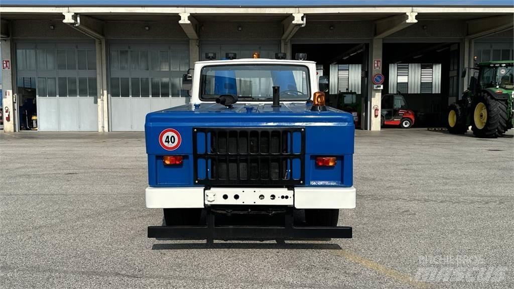  Fresia F60 4X4 Sniega naži un tīrītāji