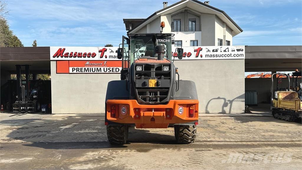 Hitachi ZW150-6 Iekrāvēji uz riteņiem