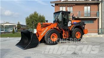 Hitachi ZW180-5B Iekrāvēji uz riteņiem