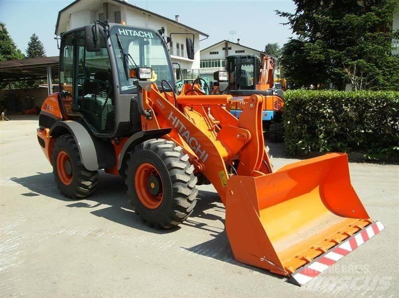 Hitachi ZW65 Iekrāvēji uz riteņiem