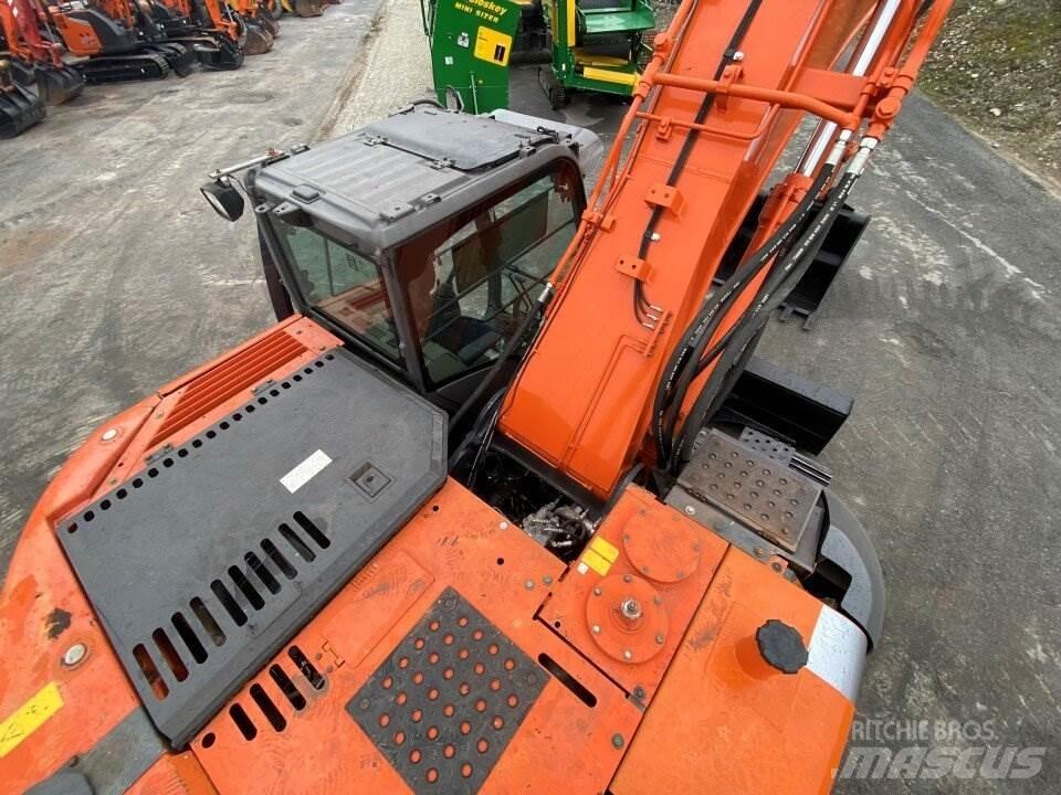 Hitachi ZX225 USBLC Kāpurķēžu ekskavatori
