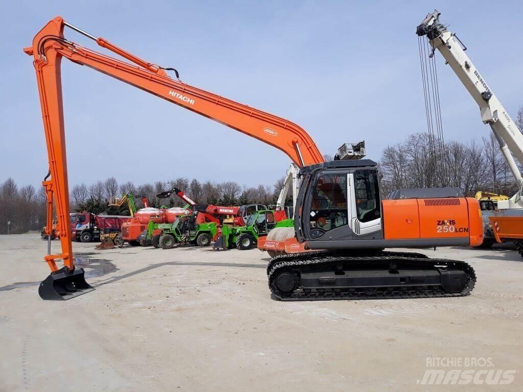 Hitachi ZX250LCN -3 SLF Kāpurķēžu ekskavatori