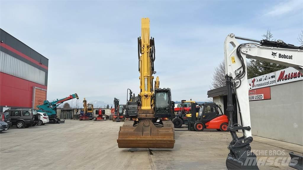 Hitachi ZX300LCN-6 2P Kāpurķēžu ekskavatori