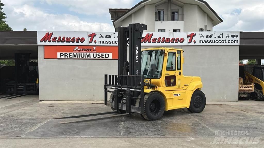 Hyundai 80D-7E Tehnika ar dīzeļa dzinēju