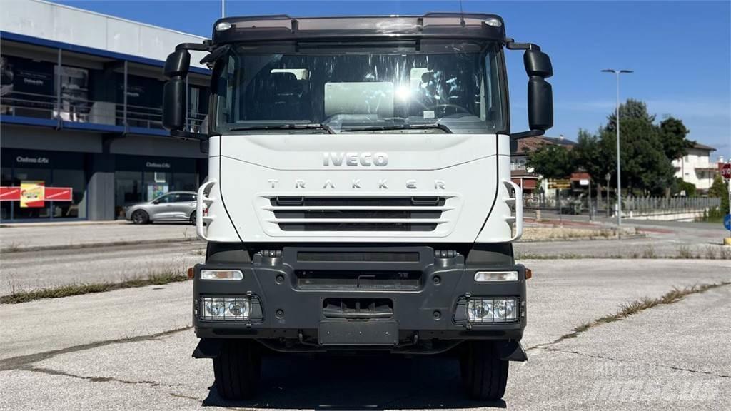 Iveco Trakker 410 8X4 Betonvedēji