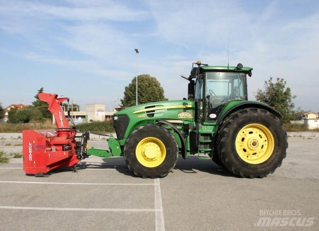 John Deere 7930 4X4 Sniega naži un tīrītāji