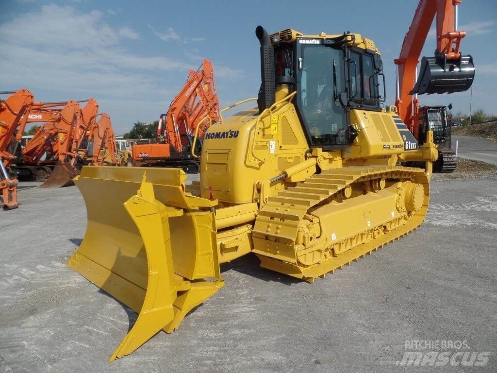 Komatsu D61 EXi Kāpurķēžu buldozeri