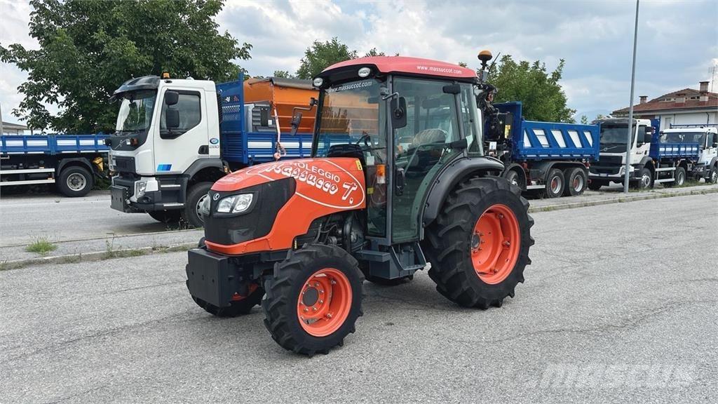 Kubota M8540N 4X4 Sniega naži un tīrītāji
