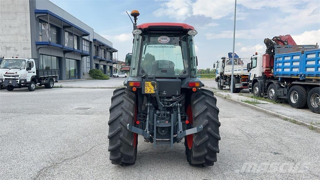 Kubota M8540N 4X4 Sniega naži un tīrītāji