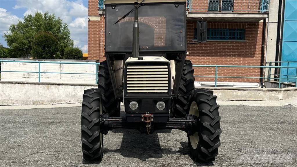 Lamborghini 684 DT Sniega naži un tīrītāji