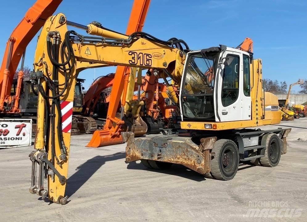 Liebherr A316 Ekskavatori uz riteņiem
